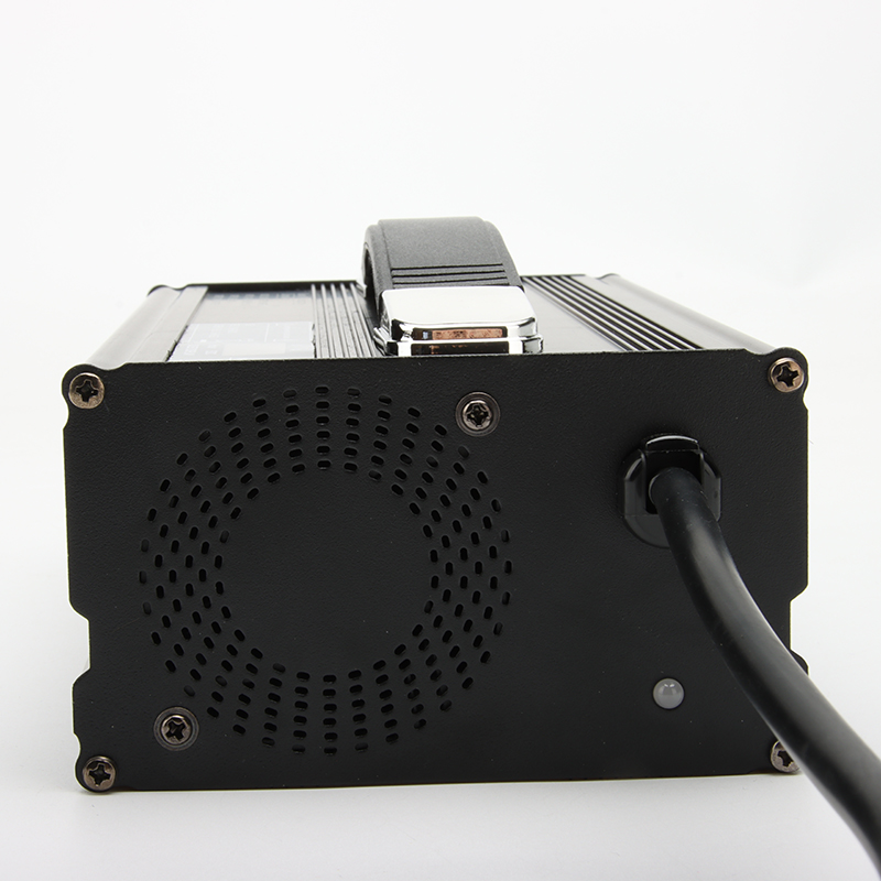 800W Battery Charger