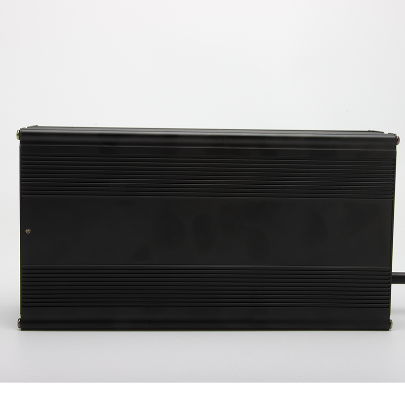 800W Battery Charger